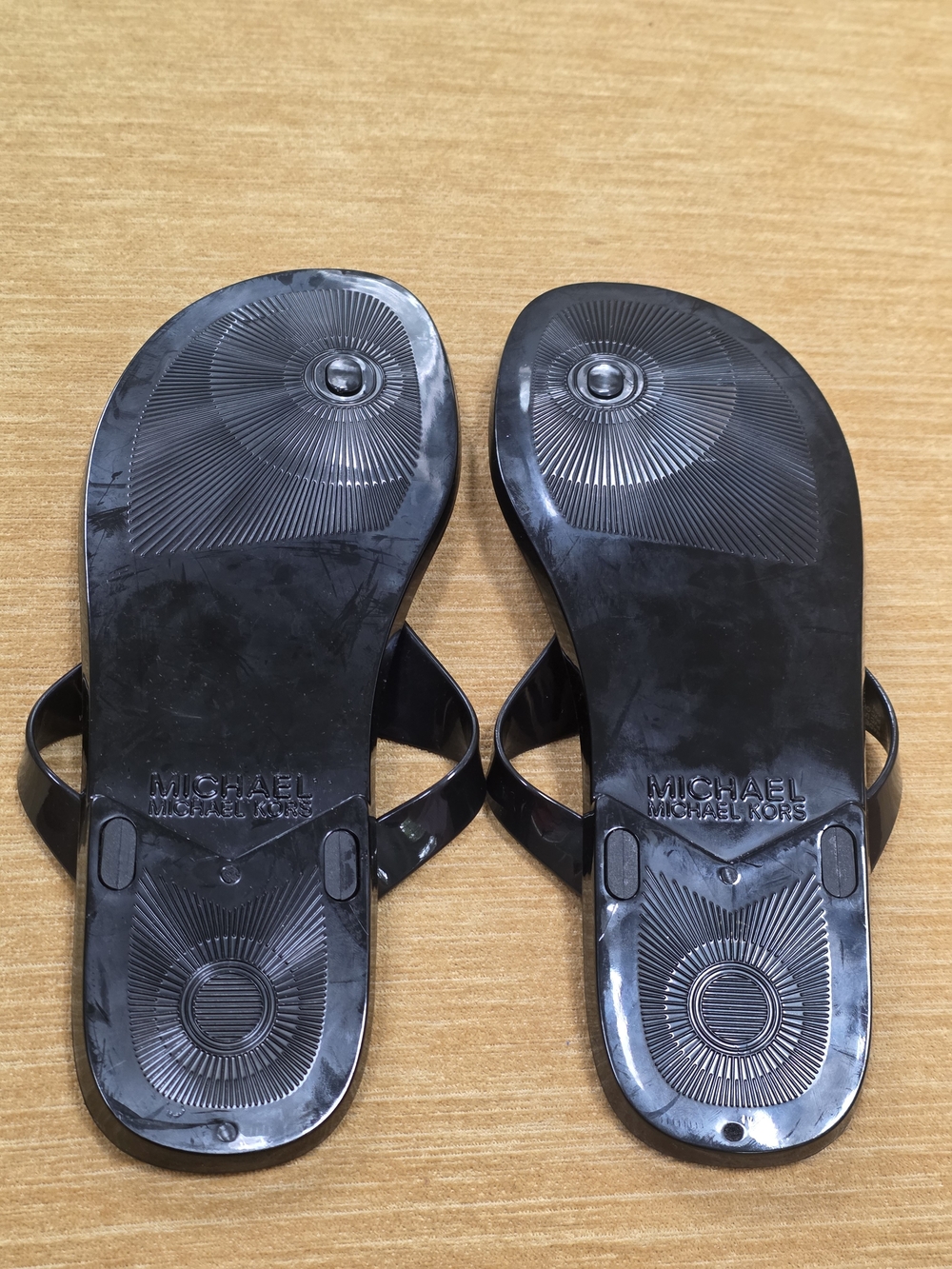 Michael Kors Black Jelly Logo Thong Sandals Size 10 Women's Like NEW - Picture 7 of 8